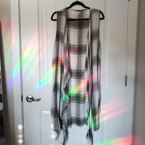 Maurices Plaid Olive Green Sleeveless Kimono